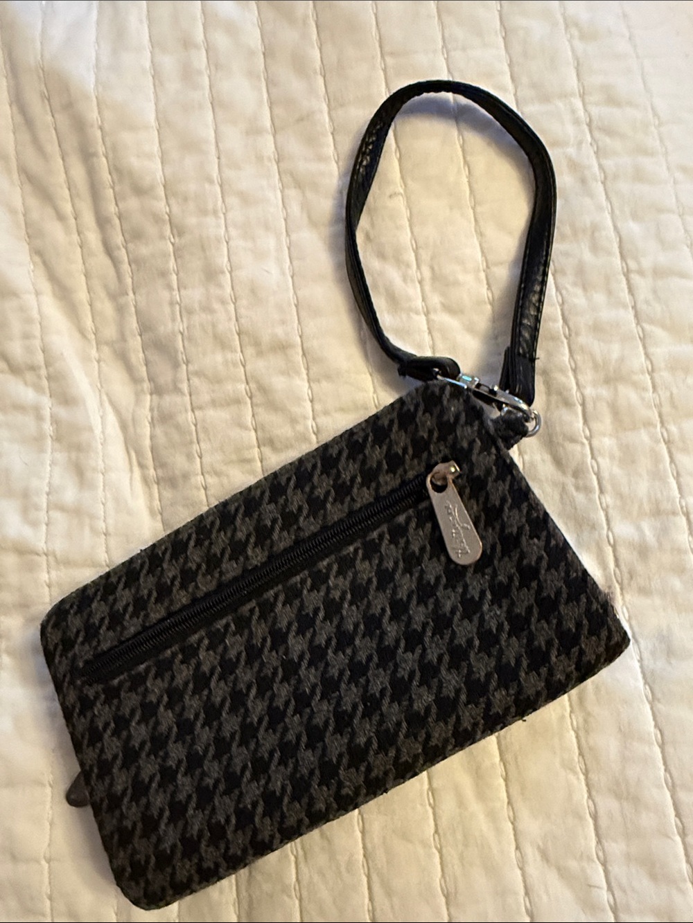 thirty-one Black & Gray Houndstooth Wristlet Card Holder